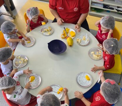 Sabor de aprendizado: Colégios Santa Amália Saúde e Maple Bear Tatuapé promovem aulas de educação nutricional.